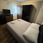 Pool Mansion Salonae *