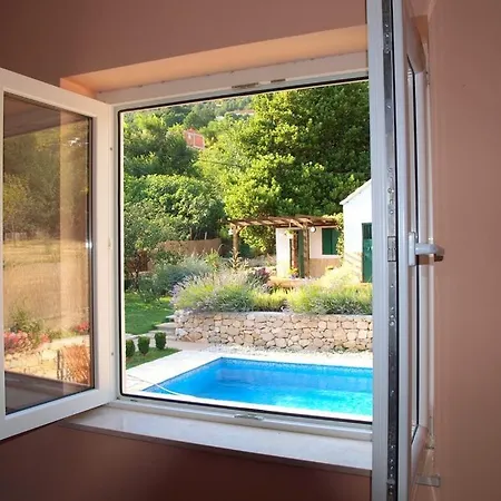 Pool Mansion Salonae Solin