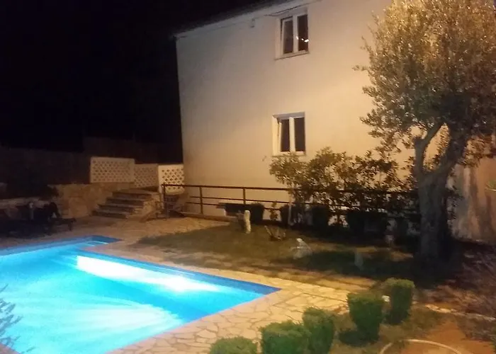 Pool Mansion Salonae * Solin