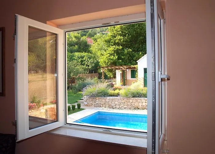 Pool Mansion Salonae Solin
